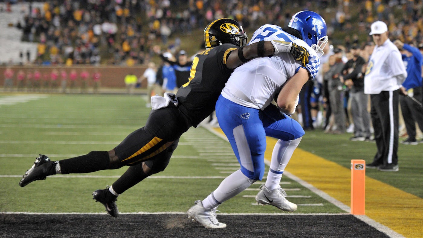 NCAA Football: Kentucky at Missouri