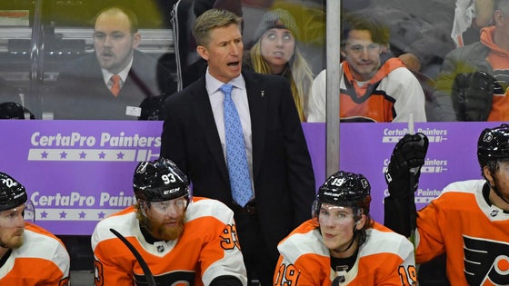 NHL: Ottawa Senators at Philadelphia Flyers