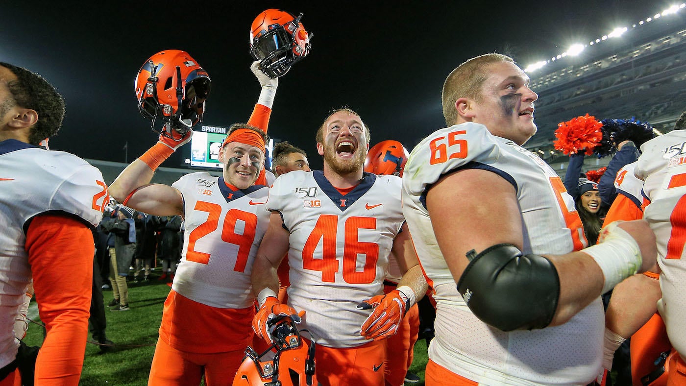 NCAA Football: Illinois at Michigan State