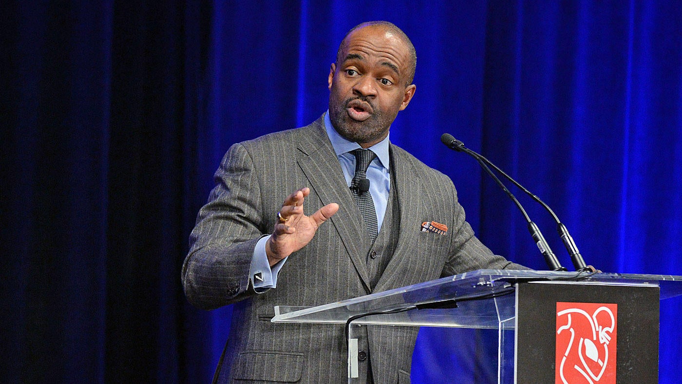 demaurice-smith-2.jpg