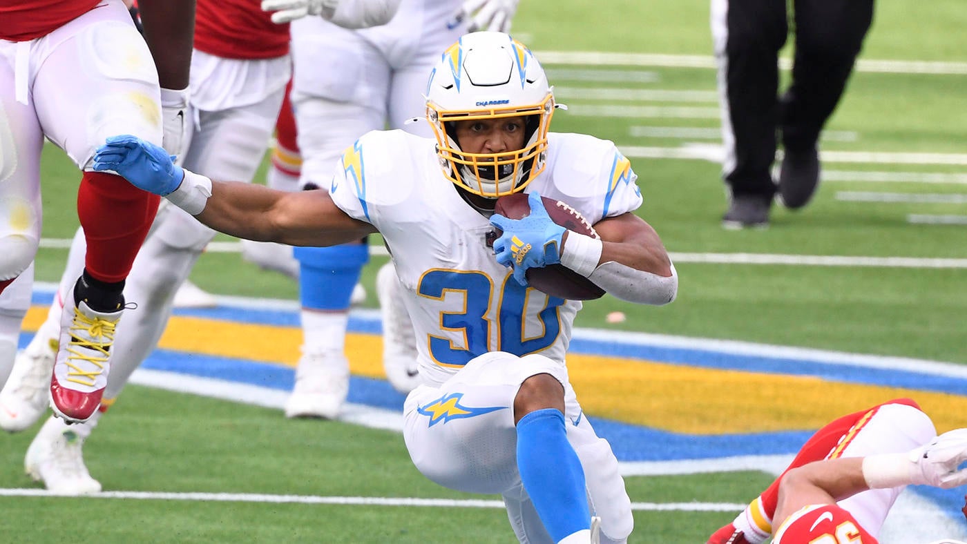 myles-gaskin-1400.jpg