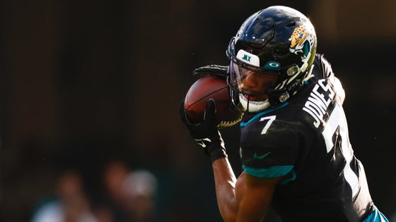 zay-jones-jags-cbs-usatsi.jpg