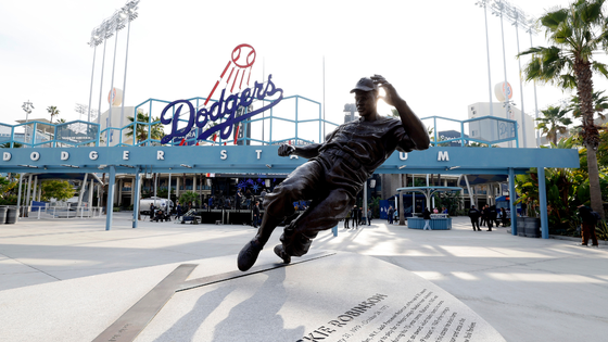 dodgers-2024-still-stadium.png