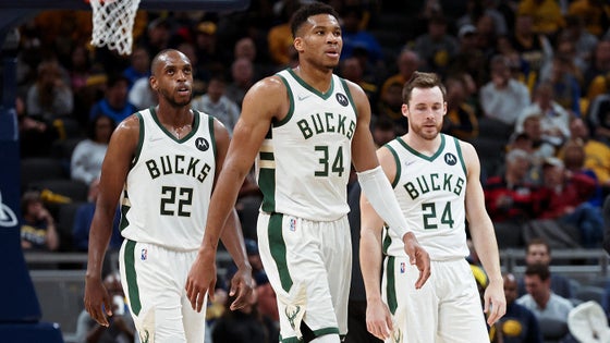 pat-connaughton-khris-middleton-bucks-g.jpg