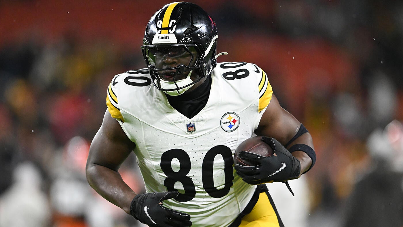 Pittsburgh Steelers v Cleveland Browns