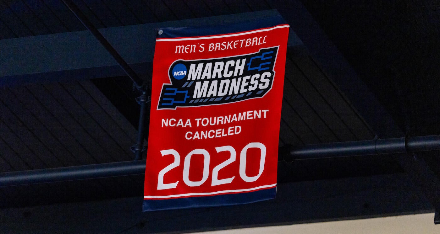 COLLEGE BASKETBALL: FEB 01 Gonzaga at Saint Mary's