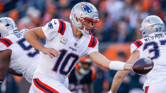 treveyon-henderson-new-england-patriots.jpg