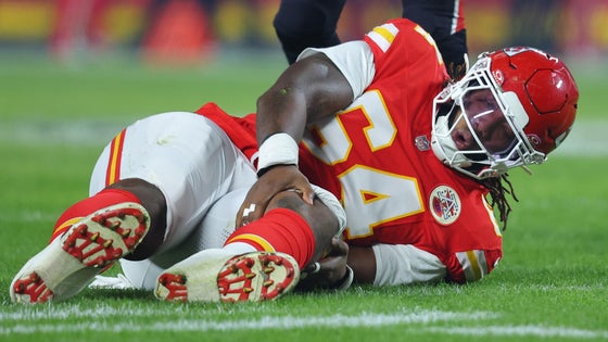 wanya-morris-chiefs.jpg