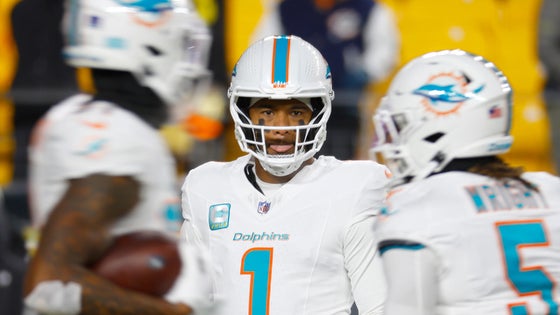 tua-tagovailoa-dolphins.jpg