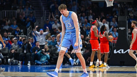 COLLEGE BASKETBALL: DEC 20 CBS Sports Classic North Carolina vs Ohio State