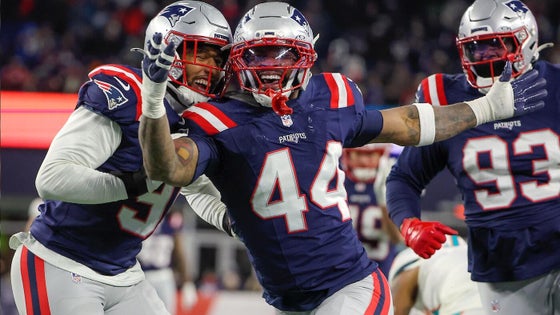 Patriots to face Chargers in playoffs after routing Dolphins, 38-10, en route to 14-win season