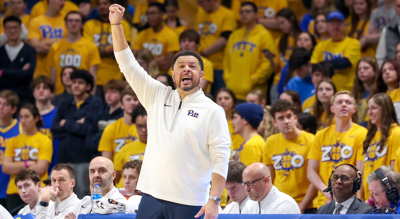 COLLEGE BASKETBALL: JAN 11 Louisville at Pitt