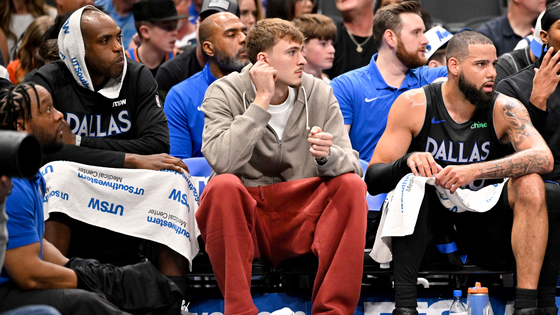 cooper-flagg-bench-mavericks.png