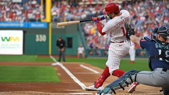 kyle-schwarber-home-run.jpg