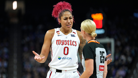 wnba-referee-replay-center-shakira-austin.png