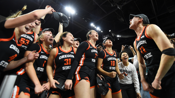 oregon-state-womens-basketball-celebration-union.png