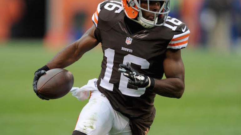 Andrew Hawkins signing with Patriots after getting his master's degree