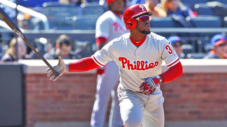 Mike Schmidt says Phillies can't build around Herrera due to 'language barrier'