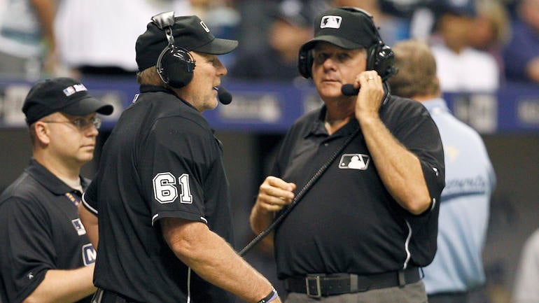 Report: MLB wants to give managers a 30-second limit on instant replay challenges