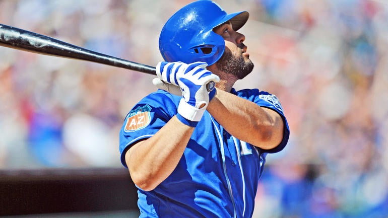 MLB Hot Stove: Blue Jays reportedly land Kendrys Morales with three-year deal