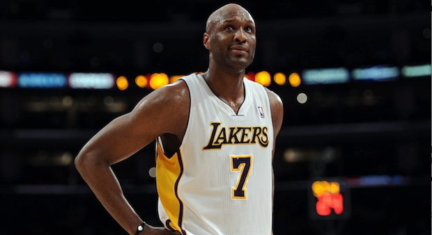 Lamar Odom Removed from Delta Flight for Drunkenness, Vomiting