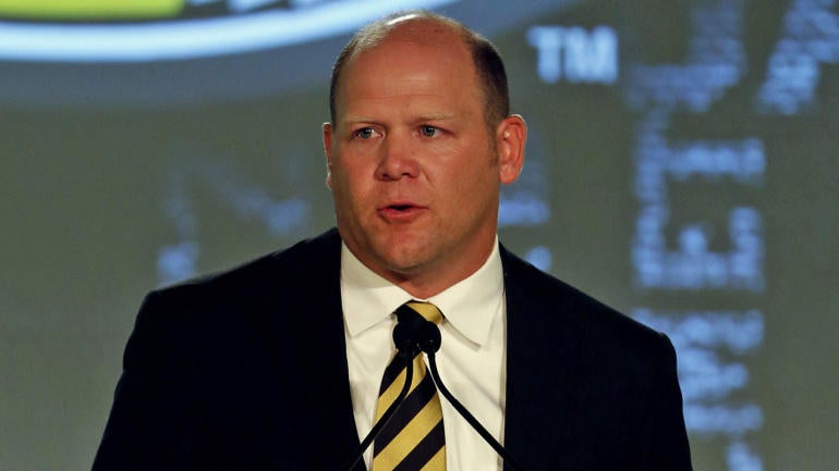 Day before Thanksgiving, Missouri fires DL coach after reported argument with player
