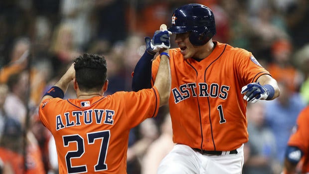jose-altuve-carlos-correa-astros.jpg