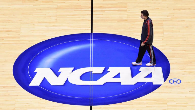Report: NCAA's charges against Louisville coming Thursday; 2013 title in danger?