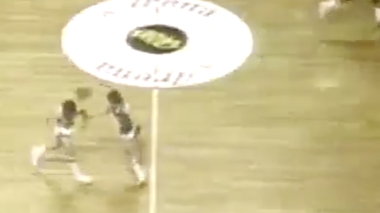 NBA Reddit user rediscovers one of the greatest behind-the-back passes ever