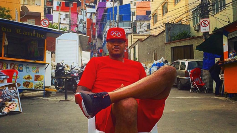 LOOK: Carmelo Anthony spends day hooping with kids in Rio favelas