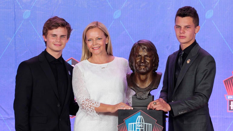 LOOK: Steelers' Dan Rooney sends congratulatory letter to Stabler family