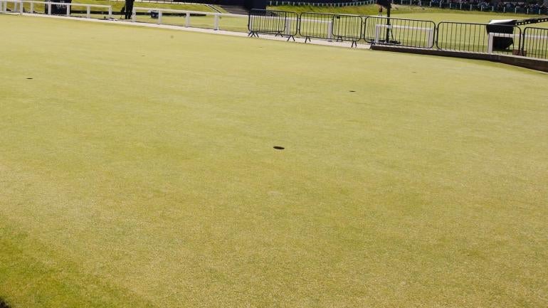 Golfer plays slow, gets stabbed by man in group behind him