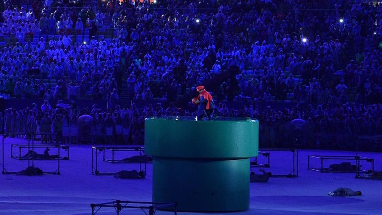 LOOK: Japanese Prime Minister enters Rio closing ceremony dressed like Super Mario