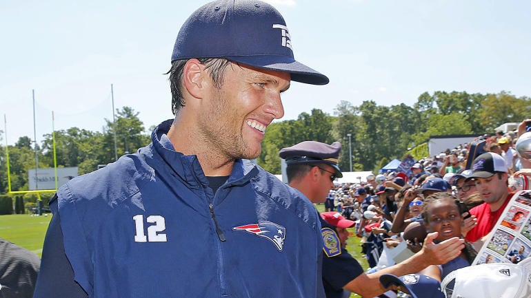 LOOK: Suspended Tom Brady celebrates the Patriots' upset win