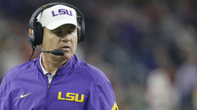 College football mailbag: Will Les Miles' age hurt him on the job market?