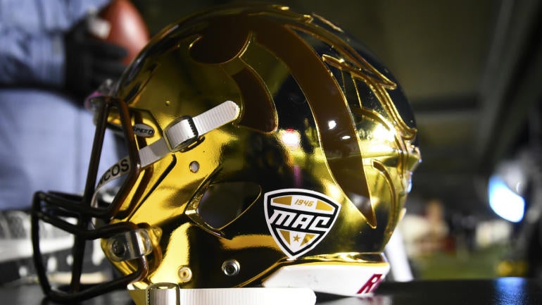 Report: Western Michigan players arrested for holding up student at gunpoint