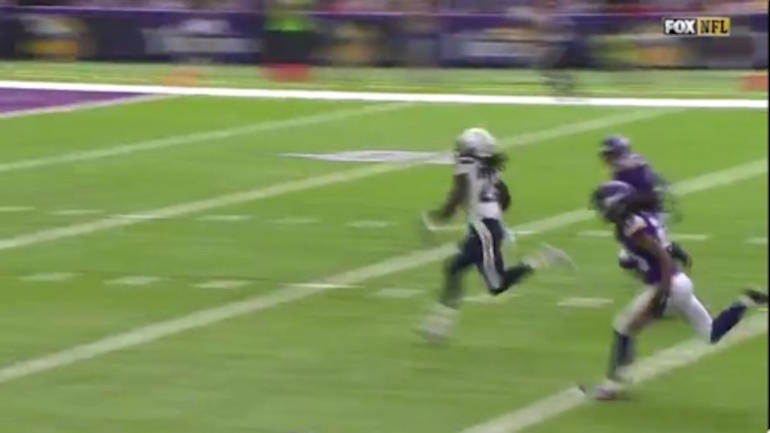 WATCH: Melvin Gordon makes one cut and bolts for a 39-yard TD