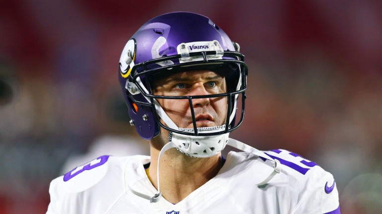 Mike Zimmer makes an odd announcement about the Vikings' quarterback situation