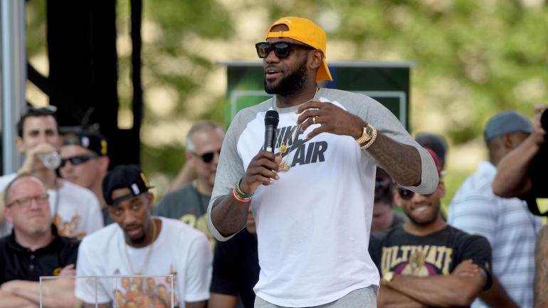 LeBron James cuts ties with Nike-affiliated AAU summer basketball program