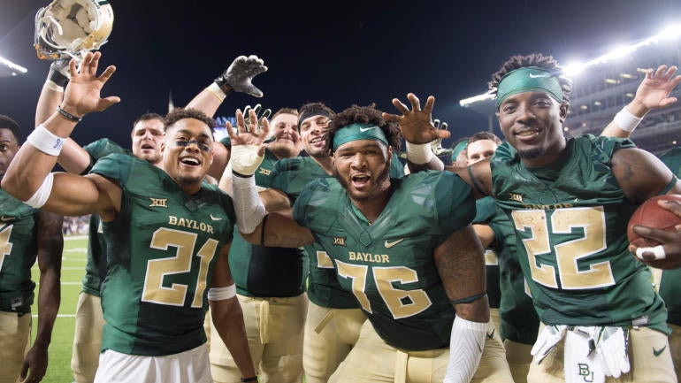 Baylor turns back to football, and strangely, everything feels the same