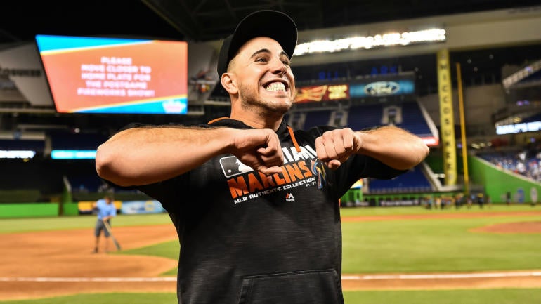 Jose Fernandez outshines Clayton Kershaw, who makes history in his return