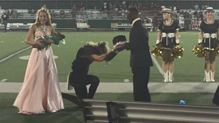 LOOK: High school QB gives homecoming king crown to friend with cerebral palsy