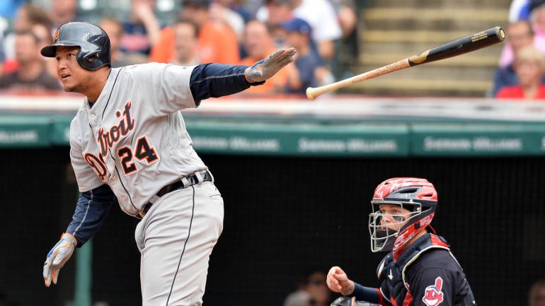 WATCH: Miguel Cabrera becomes eighth player to reach 2,500 hits by age 33 season