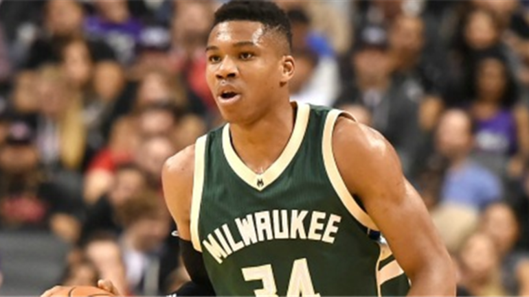 Bucks agree to extension with Giannis Antetokounmpo