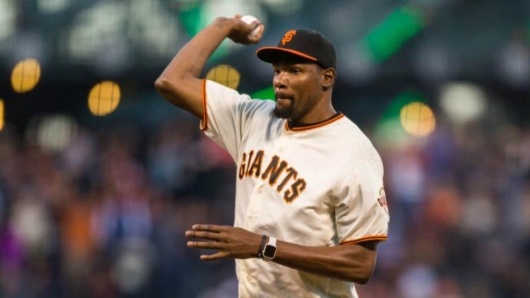 With help from Willie Mays, Kevin Durant throws first pitch at Giants game
