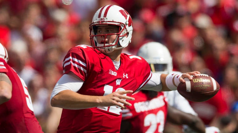 Wisconsin makes QB change, goes with redshirt freshman against Michigan State