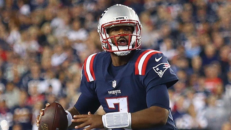 Jacoby Brissett reportedly tears thumb ligament, adds to the Patriots' QB woes