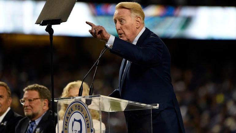 WATCH: Vin Scully says goodbye to Dodger fans after three-minute standing ovation