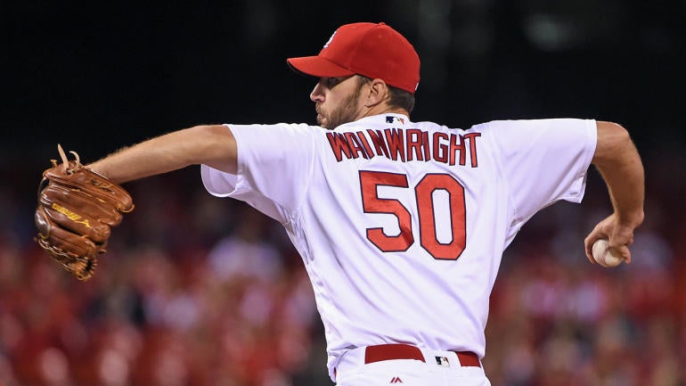 WATCH: Cards pitcher Adam Wainwright belts out Taylor Swift in the ... - CBSSports.com