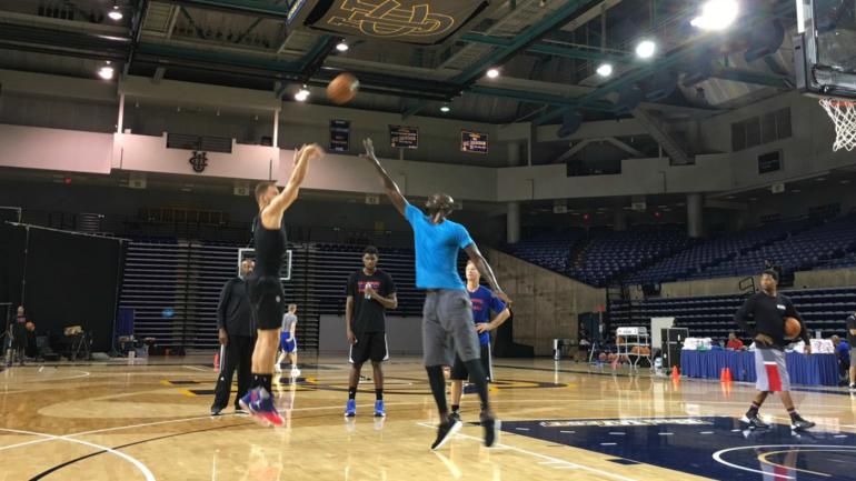 Kevin Garnett attends Clippers practice, works out with Blake Griffin